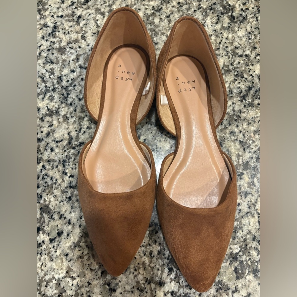 NWOT shows A New Day Women's Brown Flats size 7.5 so comfy